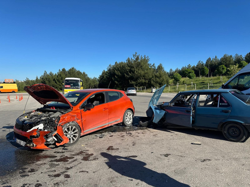 Bayramın son günü yollar kan gölüne döndü: 10 ölü, 58 yaralı - Resim: 12