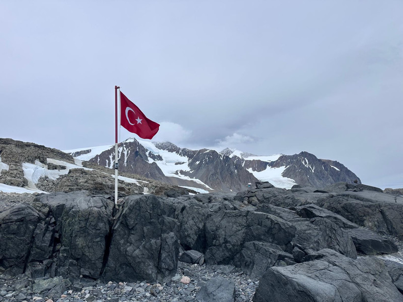 Türk bilim insanı Antarktika'daki değişimi anlattı: Buzullar hızla eriyor - Resim : 2