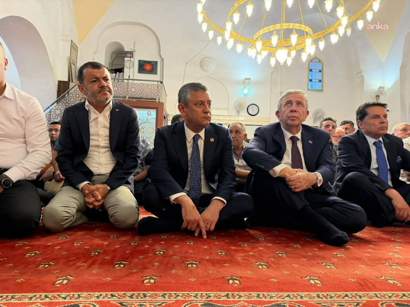 Ferdi Zeyrek vefatının birinci yılında Manisa'da anıldı - Resim : 3