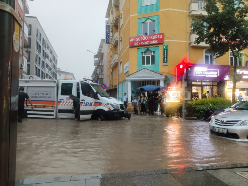 Birçok kenti yağış vurdu: Hayat durma noktasına geldi - Resim: 51