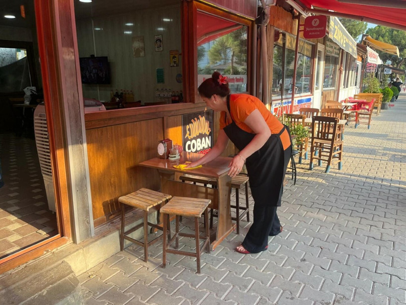 Bu sokakta dükkanlar kadınlara emanet - Resim : 2