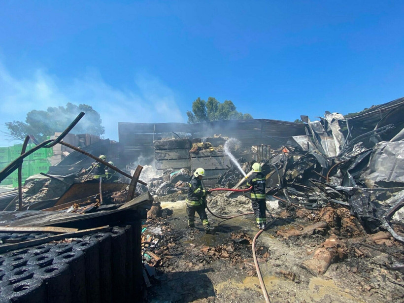 Bodrum'da yapı market deposunda yangın: 1 yaralı - Resim : 2