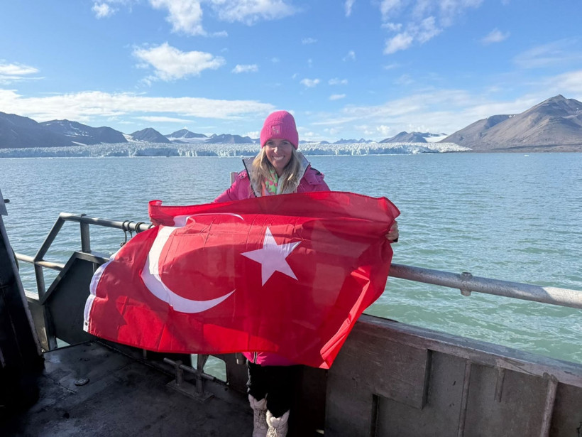 Deniz Kayadelen Kuzey Kutbu'nda tarih yazdı: 10 aylık bebeğiyle ilki başardı! - Resim: 1