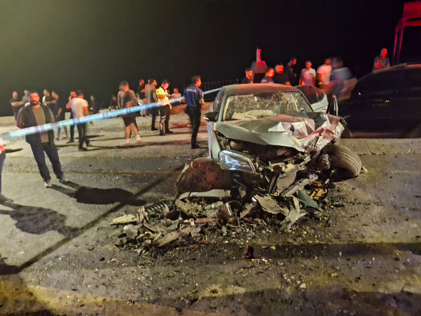 İki otomobil çarpıştı: 7 yaralı, 1'inin durumu ağır - Resim : 1