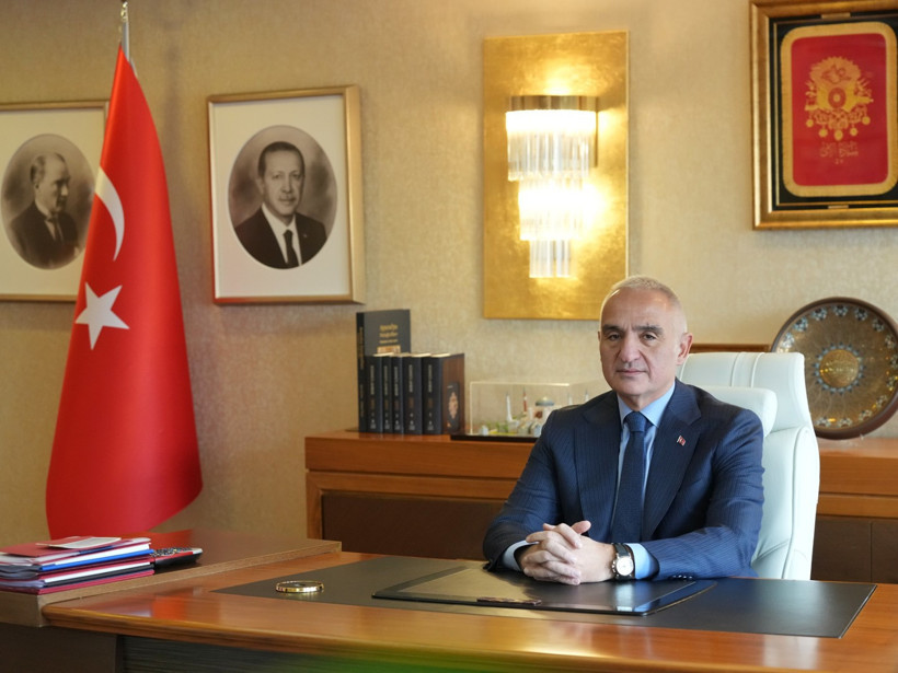 Manisa Sardes Antik Kenti'nde 2 bin 500 yıllık heykel bulundu - Resim : 1