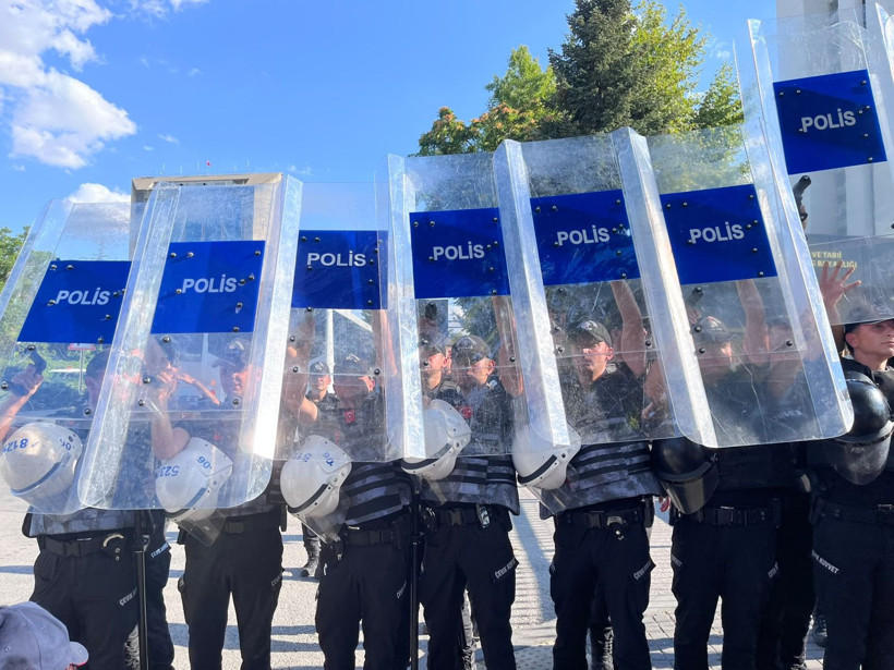 Enerji Bakanlığı önünde madencilere gözaltı - Resim: 3