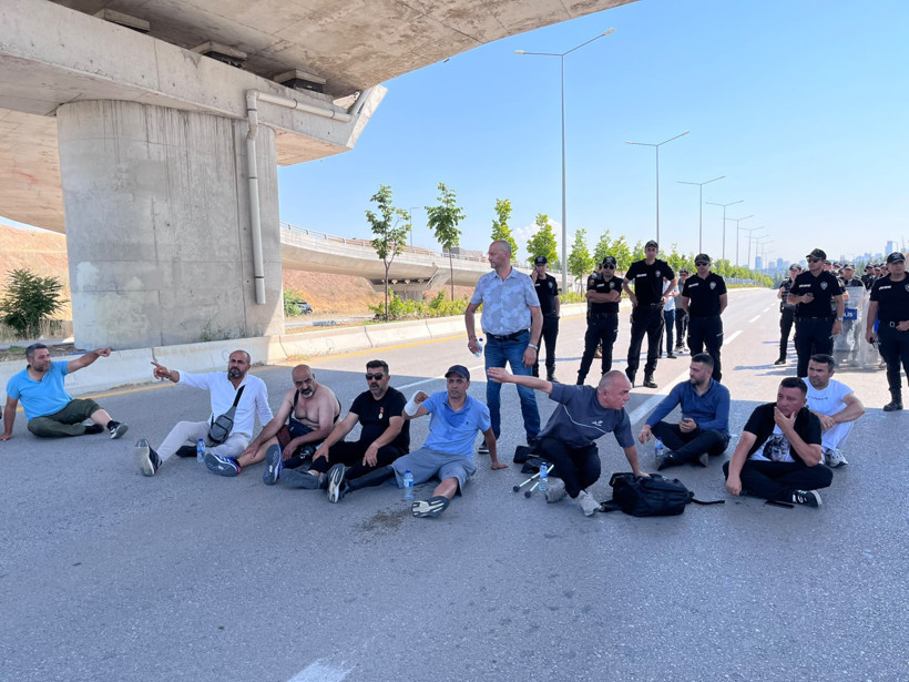 Oturma eylemindeki gaziler Güvenpark'tan çıkarıldı - Resim : 2