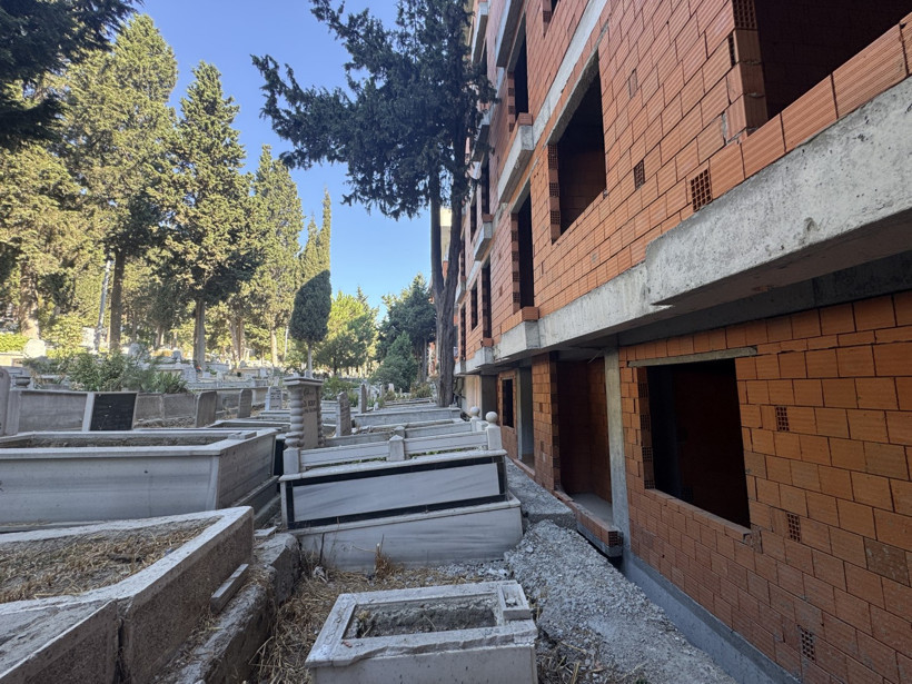 İstanbul’da mezarlık manzaralı sıfır daireler şaşkınlık yarattı - Resim : 3
