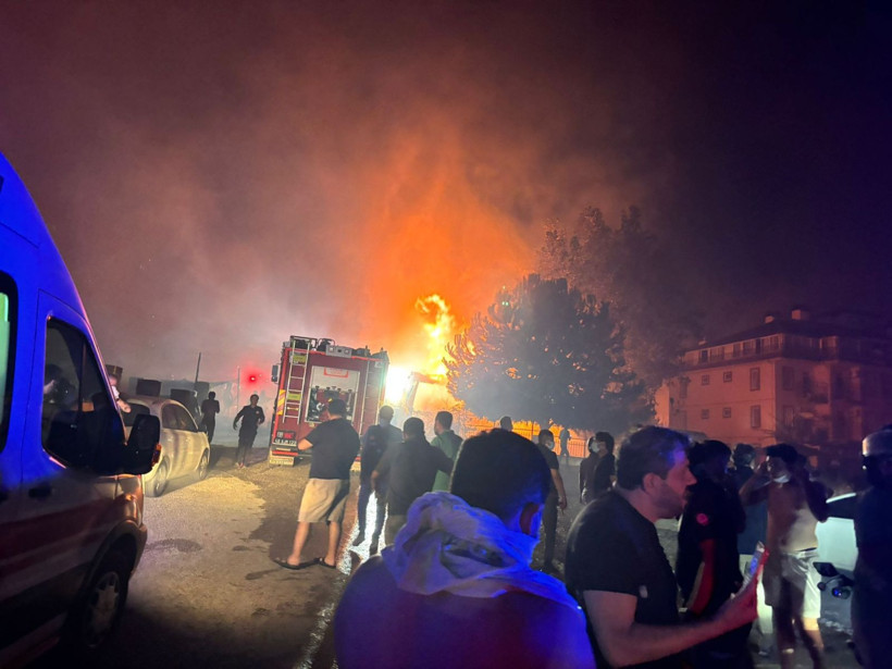 Fethiye'deki orman yangını evlere sıçradı - Resim: 15