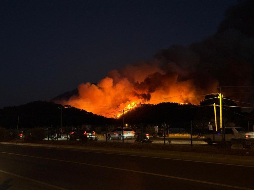 Fethiye'deki orman yangını evlere sıçradı - Resim: 13