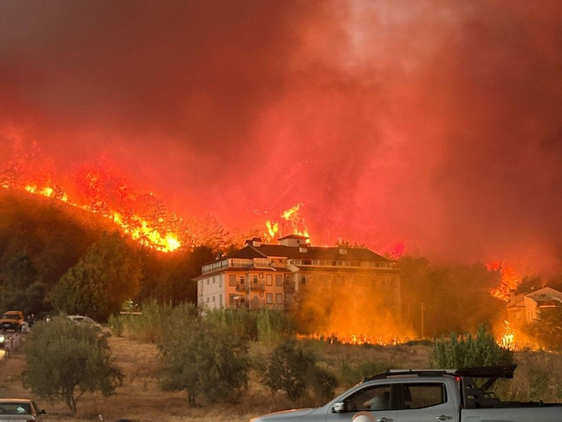 Fethiye'deki orman yangını evlere sıçradı - Resim: 14