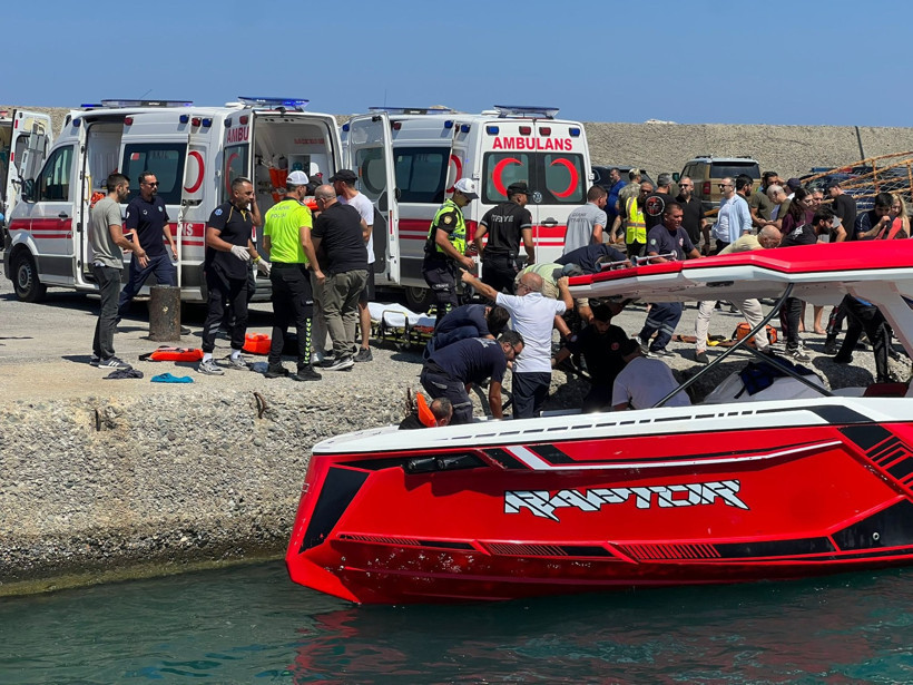 Girne açıklarında feribot battı: İçinde 267 kişi vardı - Resim : 6