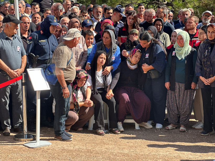 Batan gemide eşini ve oğlunu kurtardı... Herkesi ağlattı - Resim : 1