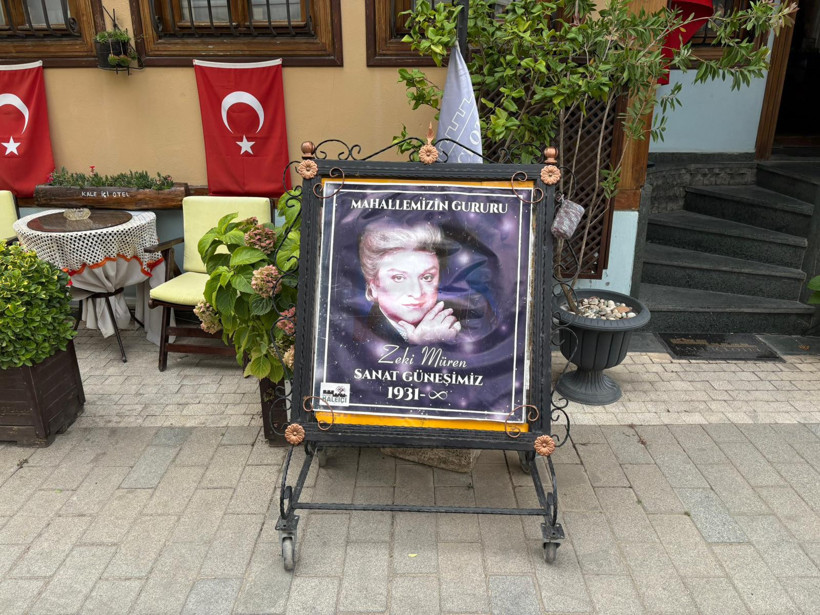 Zeki Müren’in şarkısına ilham vermişti: Başında nöbet tutuyorlar - Resim : 2