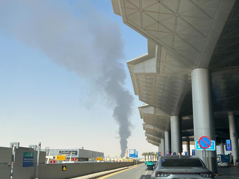 Husiler Riyad'da petrolün kalbini vurdu - Resim : 2