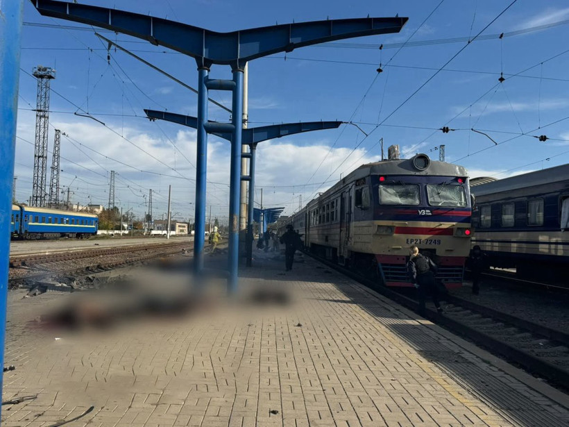 Rusya Ukrayna'da katliam yaptı. Yolcuların cesetleri tren istasyonuna yayıldı - Resim : 3