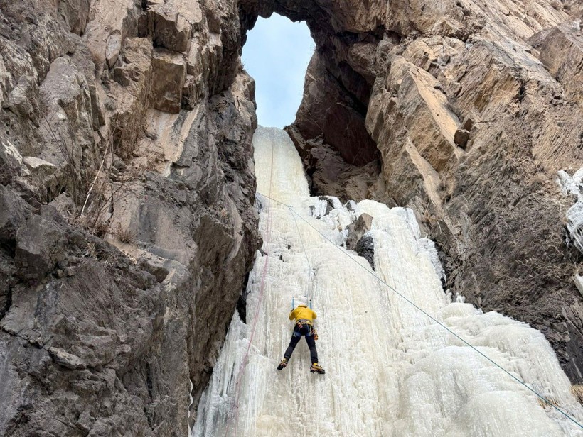 Kars’ta yeni adrenalin rotası! Donan şelaleye dağcı akını - Resim: 5