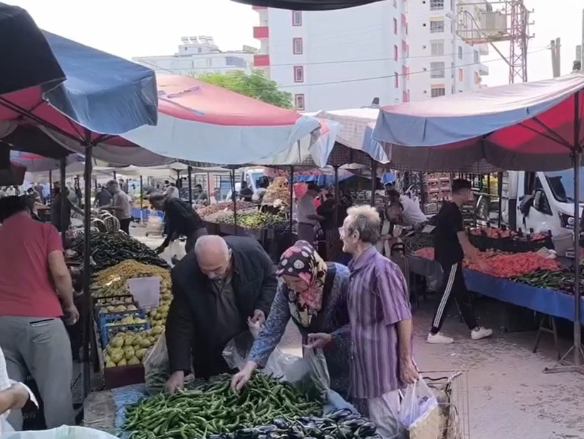 TÜİK’in enflasyon açıklaması pazarda alışveriş yapan vatandaşı isyan ettirdi - Resim : 1