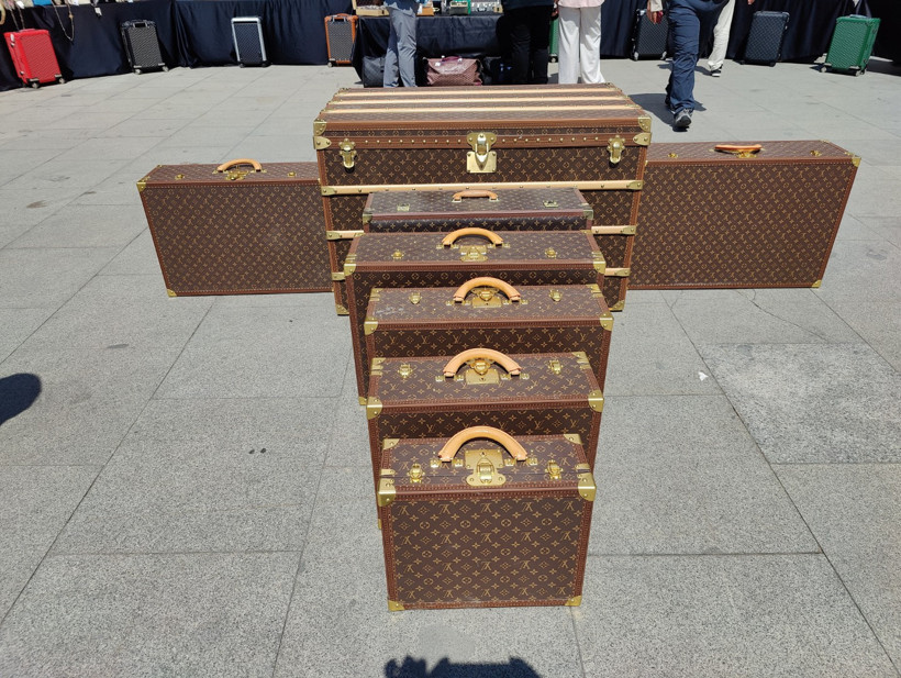 Etiketleri orijinal, girişleri kaçak: 100 milyonluk çanta vurgunu - Resim : 2