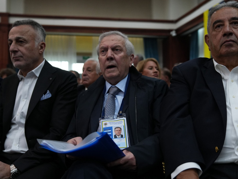 Sadettin Saran, Aziz Yıldırım ve Ali Koç bir arada: Fenerbahçe'de kritik toplantı - Resim : 1
