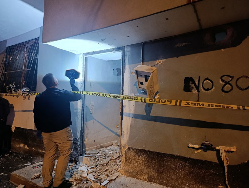 5 kişinin bulunduğu eve el yapımı bomba atıldı. Özel harekat olay yerine gitti - Resim : 7