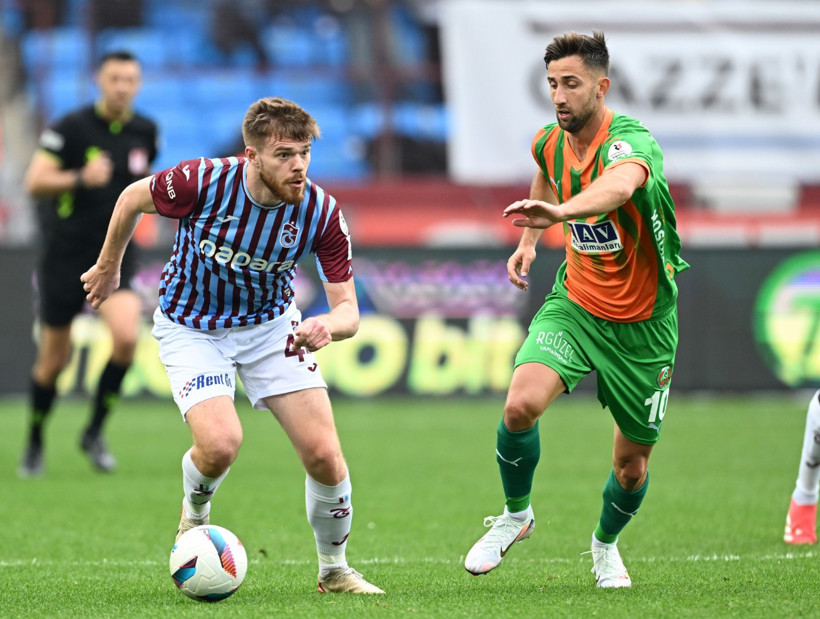 Trabzonspor 7 gollü çılgın maçta Alanyaspor'u devirdi: 3'te 3 yaptılar - Resim : 2