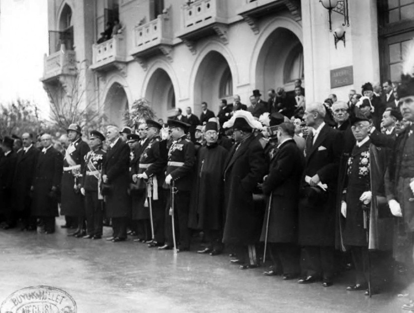 Gözyaşlarıyla tarihe geçen anlar: Atatürk’ün cenaze yolculuğu - Resim: 30