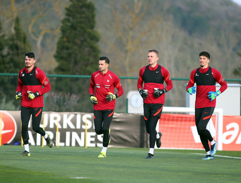 Galatasaray-Beşiktaş derbisinde milli kaleci düellosu - Resim : 1