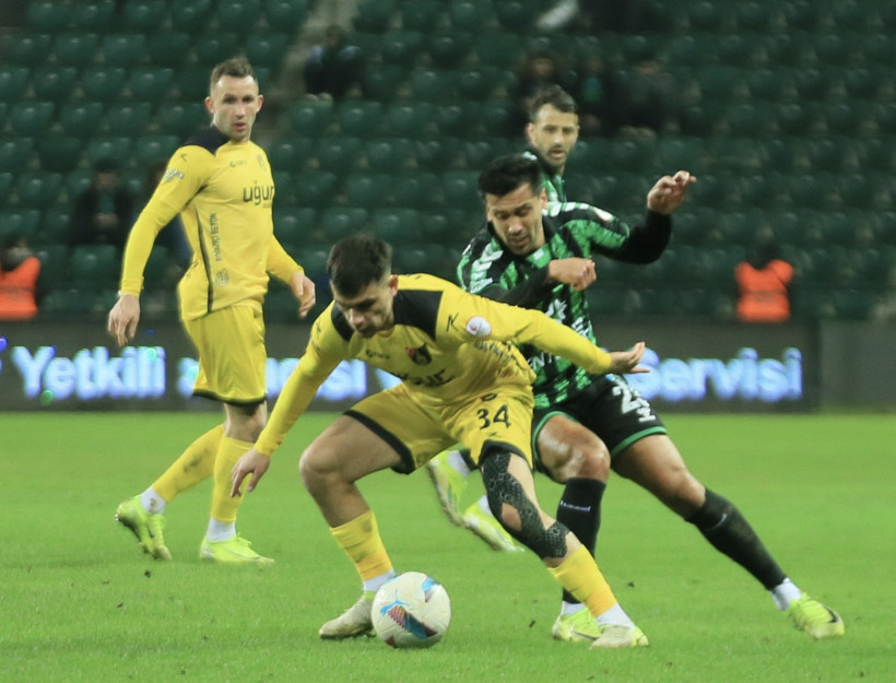 Kocaelispor, derbide son dakikada yıkıldı: İstanbulspor, 1 puanı kurtardı - Resim : 1