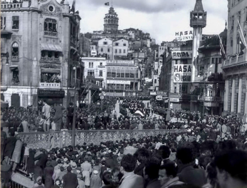Gözyaşlarıyla tarihe geçen anlar: Atatürk’ün cenaze yolculuğu - Resim: 14
