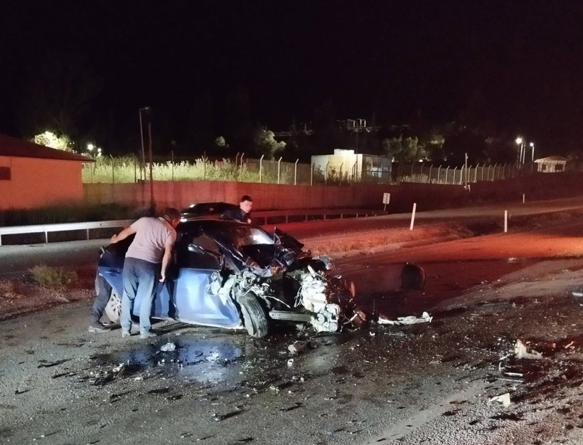 Bariyerlerde can pazarı: Araç alev aldı, kurtarılamadı - Resim : 1