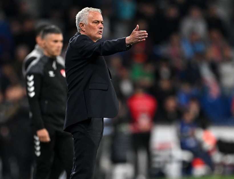 Mourinho'dan Ali Koç sorusuna net cevap: 'İlk 11'i 25 bozuk parayla yapıyorum' - Resim : 1