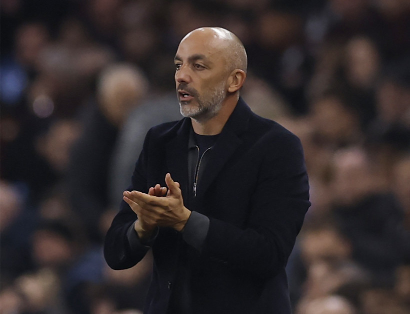 İstifa etmesi için evine havai fişekle saldırdılar: Holiganlar zıvanadan çıktı - Resim : 1