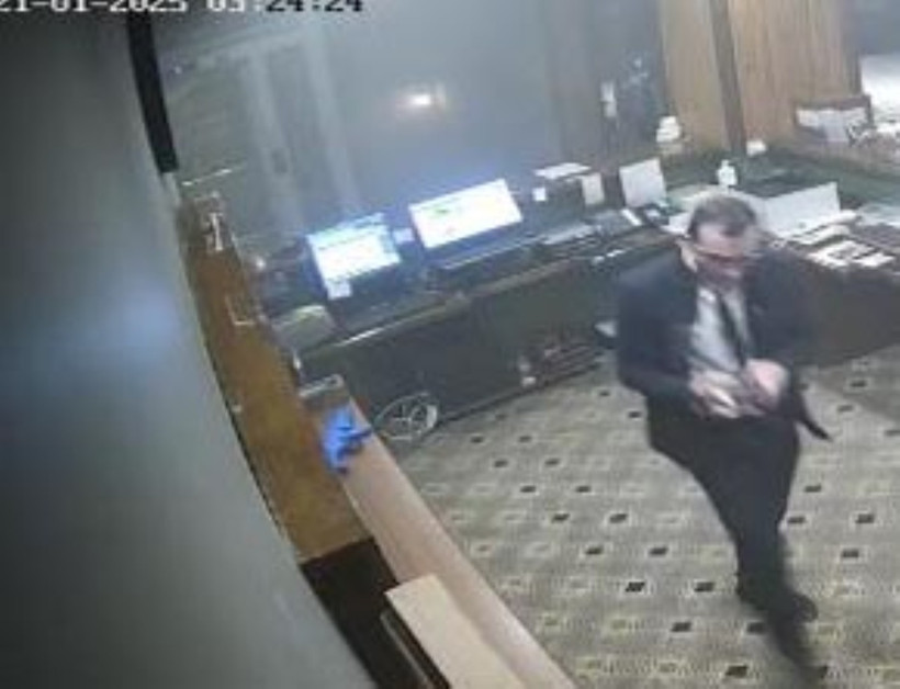 Bolu faciasında yangın tüpünü hiç kullanmamış, araçlarına koşmuşlar - Resim : 1