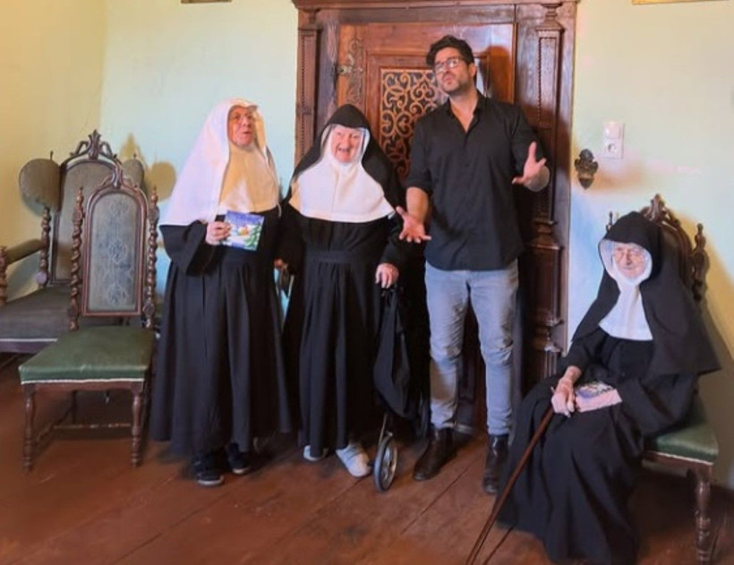 Sosyal medya fenomeni ‘kaçak rahibelere' kiliseden ültimatom geldi - Resim: 8