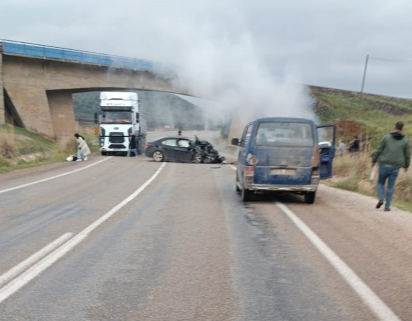 Gaziantep'teki kazada araç alev topuna döndü: 2 ölü - Resim : 2