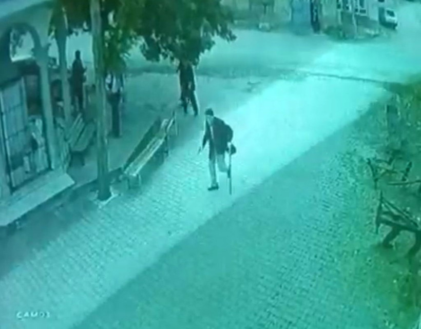 93 yaşında dehşet saçtı: 3 yaralı - Resim : 3