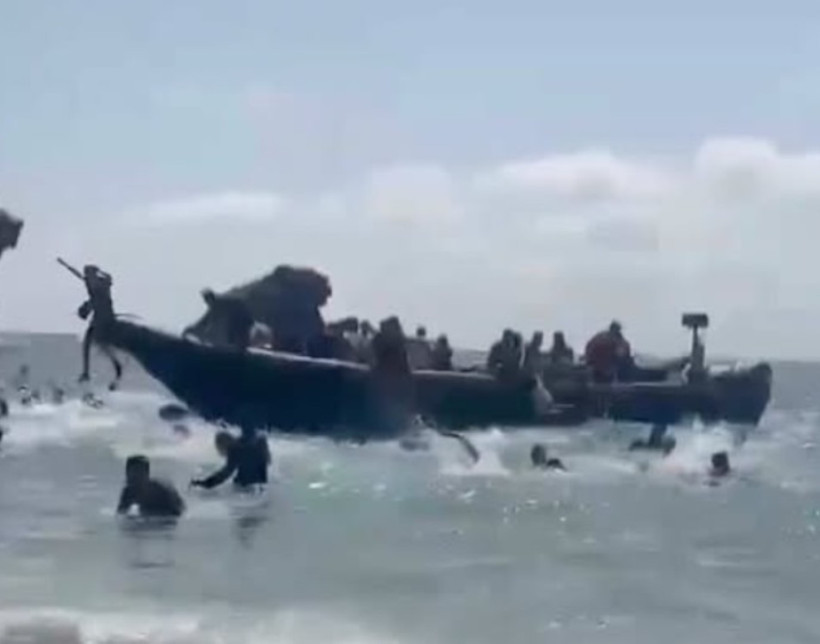 Avrupa'da yeni göçmen şoku: Onlarca kişiyi tekneyle turistik plaja terk ettiler - Resim : 2