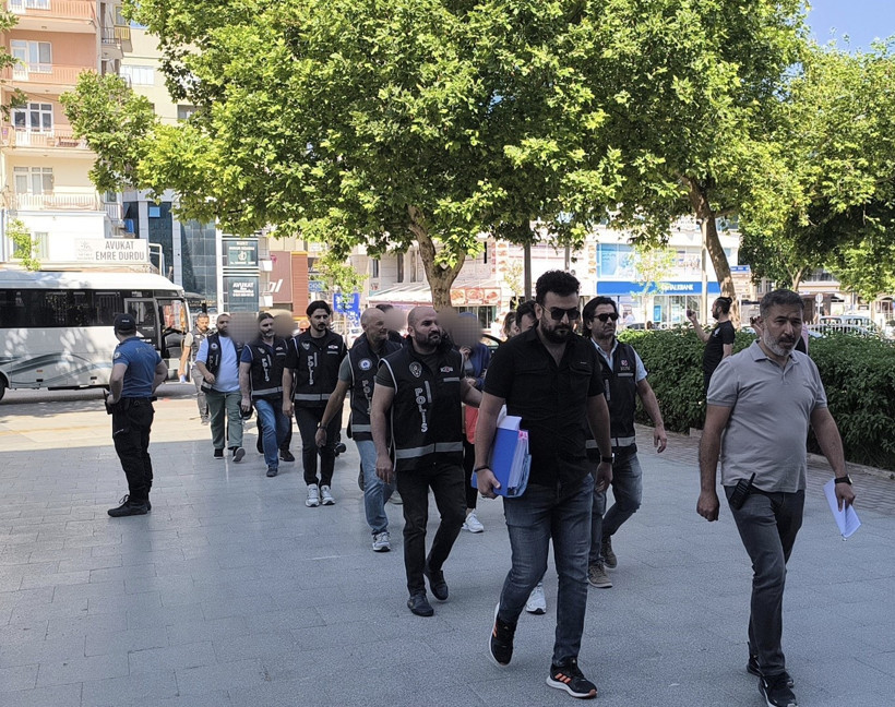 Araç alım satımı bahane, tefecilik şahane! 9 gözaltı - Resim : 1