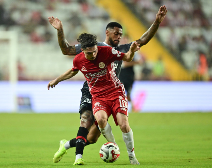 Emre Belözoğlu'na Karagümrük tokadı - Resim : 1