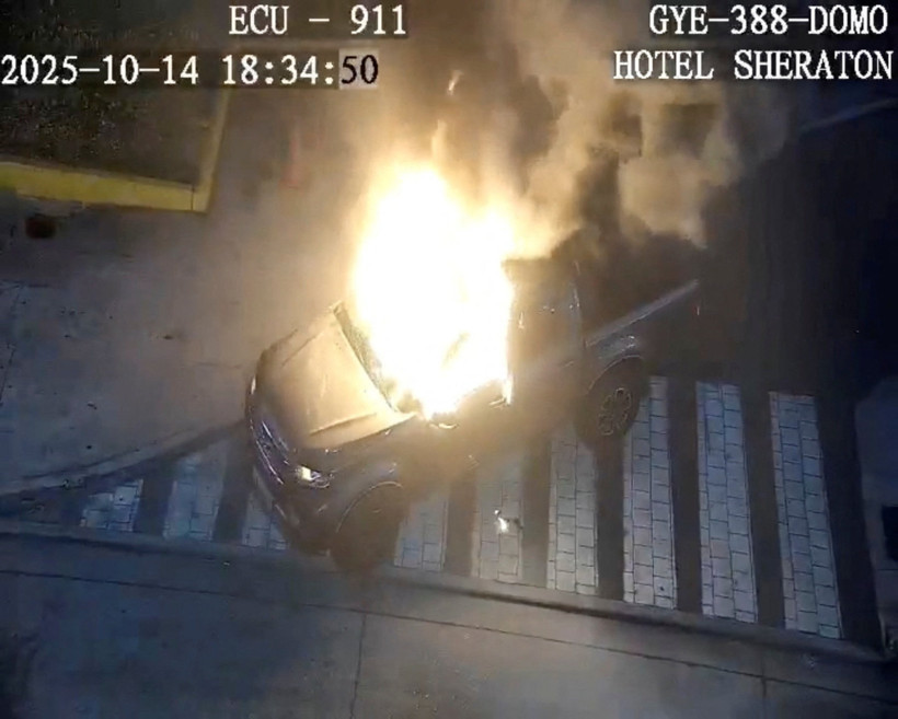 AVM önünde patlama: Ölü ve yaralılar var - Resim : 1