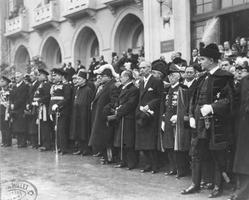 Gözyaşlarıyla tarihe geçen anlar: Atatürk’ün cenaze yolculuğu - Resim: 32