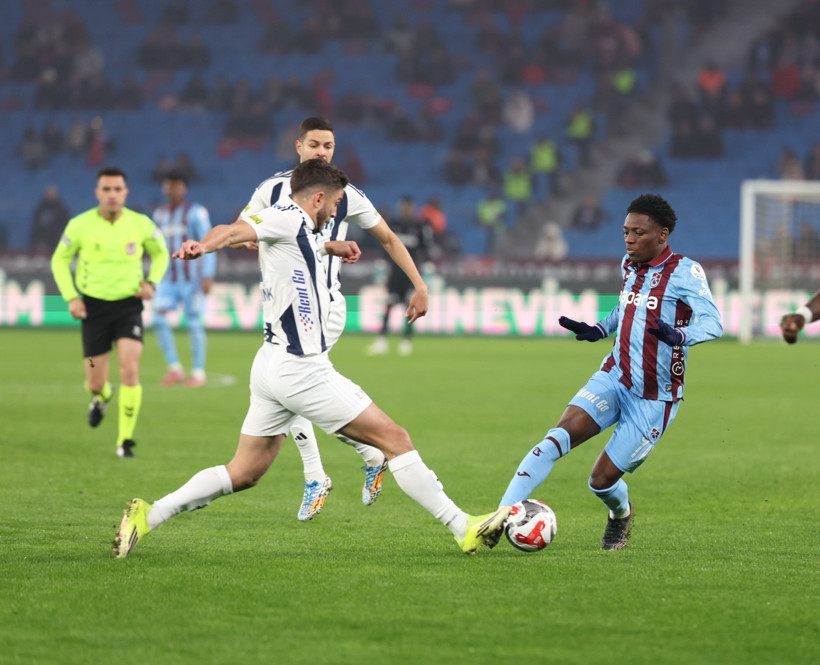 Fatih Tekke, Emre Belözoğlu'nu devirdi! Trabzonspor, Kasımpaşa'yı 84'te geçti: 2-1 - Resim : 2