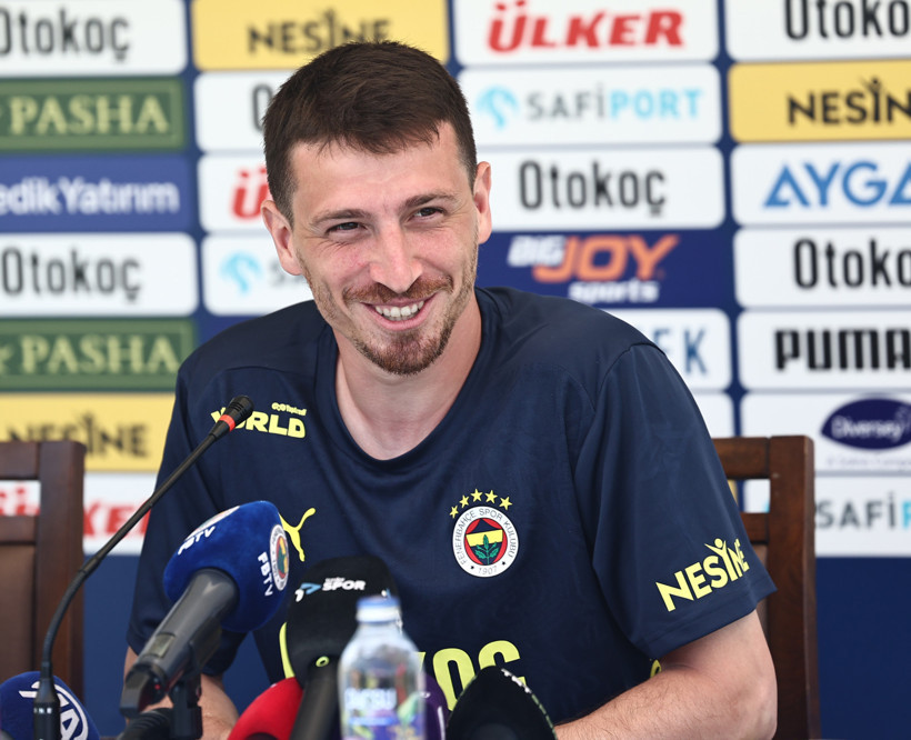 Herkes tatilde, Mert Hakan Samandıra'da: Geleceği için kararı net - Resim : 1