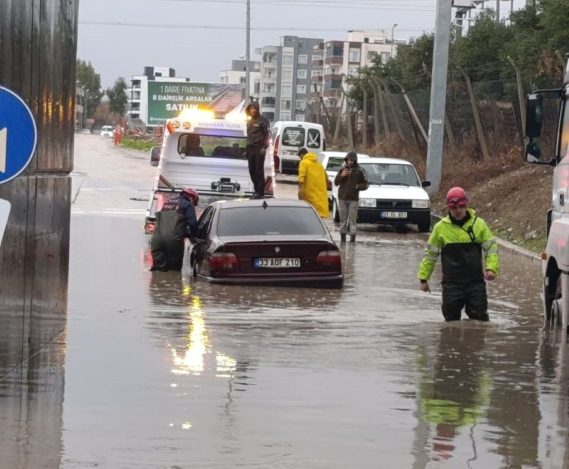 Bir şehir su altında kaldı - Resim: 16