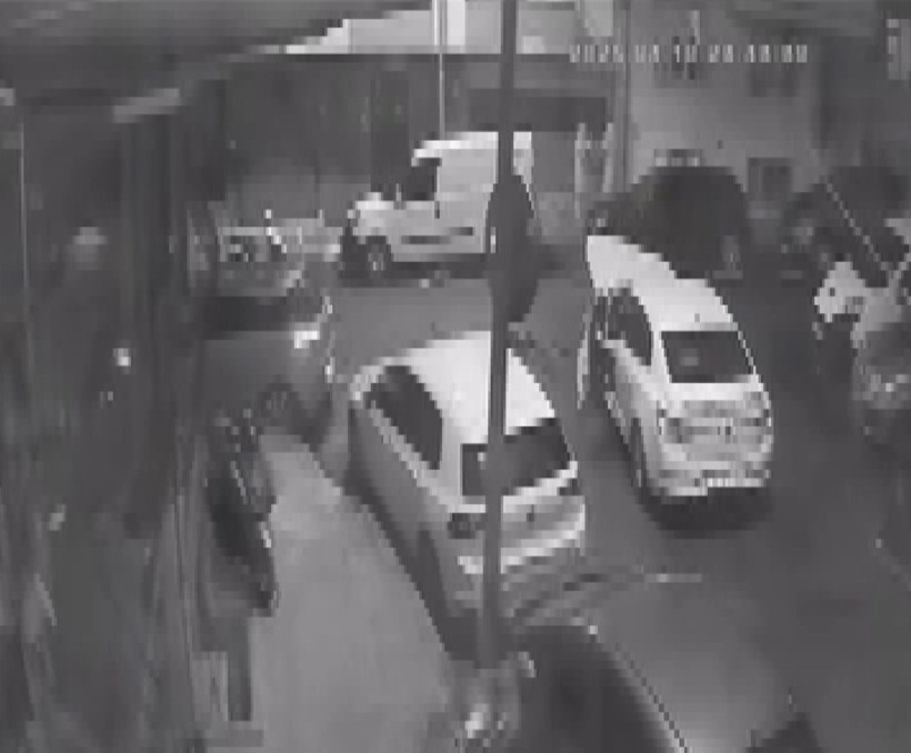 Çarptı, geçti, durmadı: Dokuz araca hasar verdi - Resim : 1