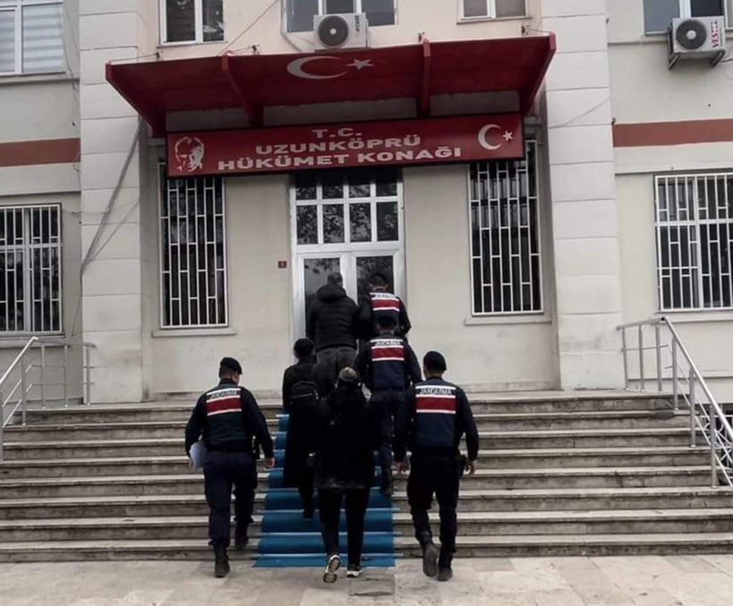 Türkiye'den kaçmak isterken 'JADU'ya yakalandılar - Resim : 1