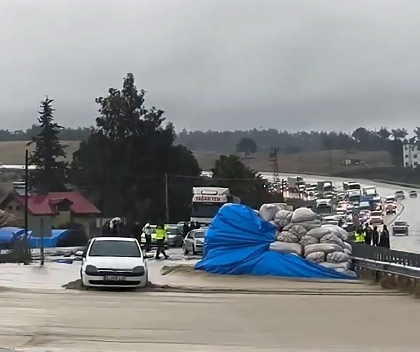 Adana'da sel felaketi - Resim: 10