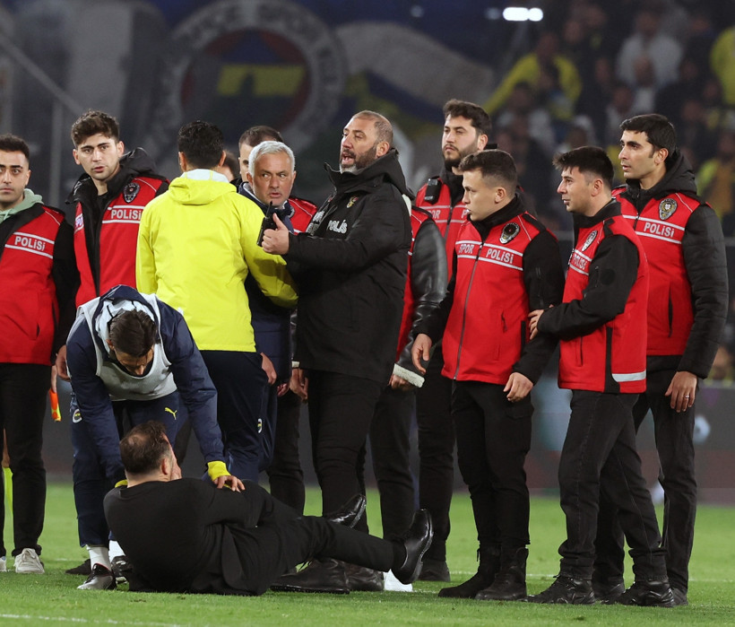 Okan Buruk'tan Jose Mourinho yorumu: 'Belki de onun sorunu...' - Resim : 1