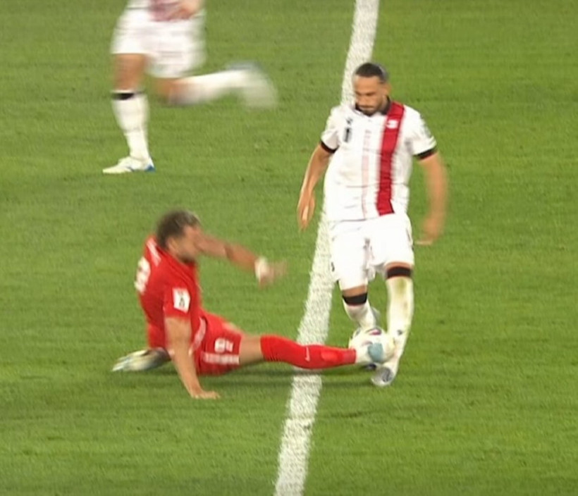 A Milli Takım'da Barış Alper şoku: 5 dakikada atıldı - Resim : 1